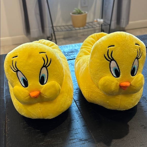 Space Jam Yellow Tweety Bird Slippers Size Small Cozy Slip On​ - Picture 1 of 9